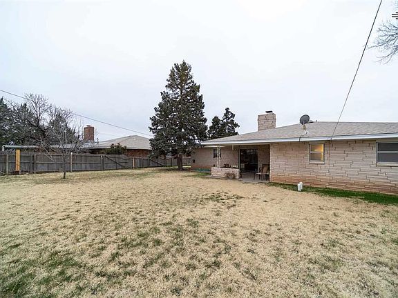 4th image of 1404 Stratford Ln