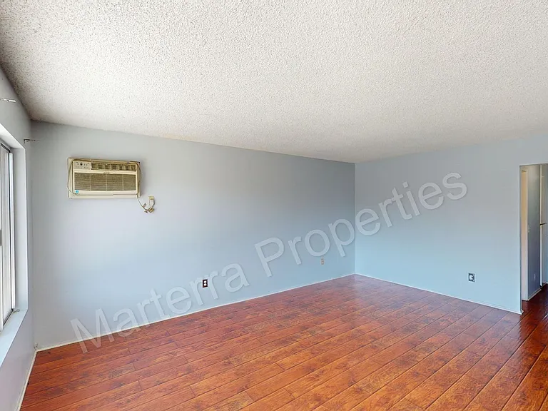 2314 E Ball Rd — Photo 2