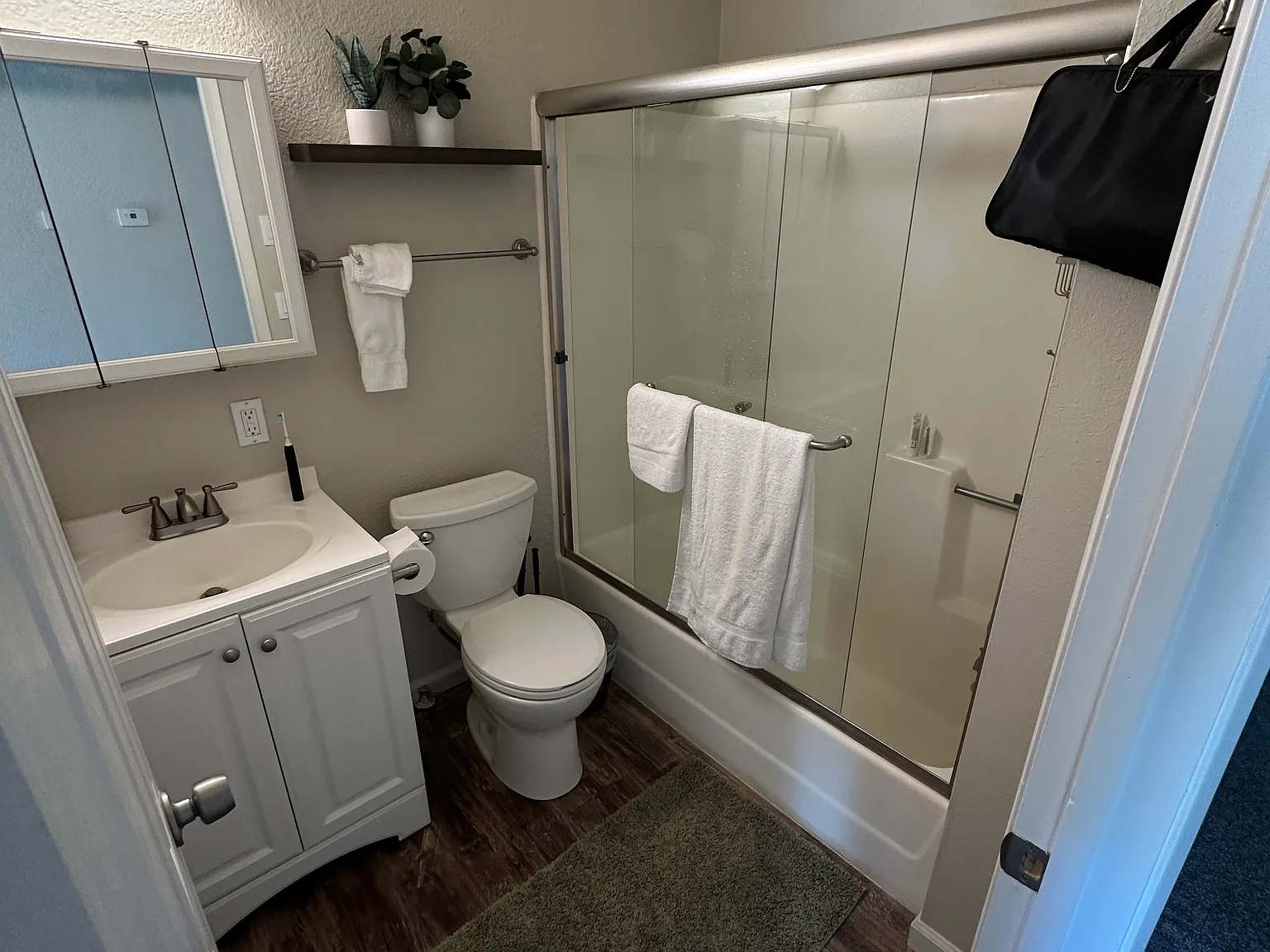1 bed, 700 sqft, $2,000 — Photo 4