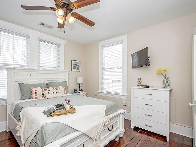 1406 Moody Ave #2 — Photo 20