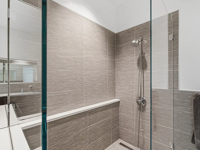824 Liberty Ave #201 — Photo 28