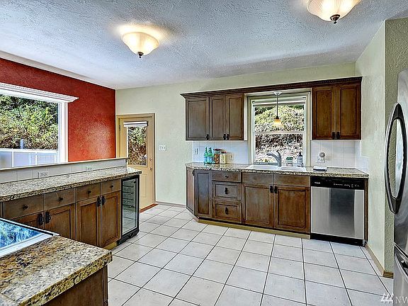 4th image of 17832 Olive Ave