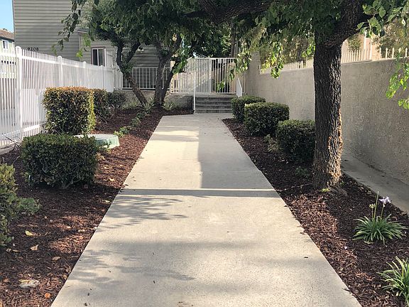 3rd image of 9208 Palm St #6
