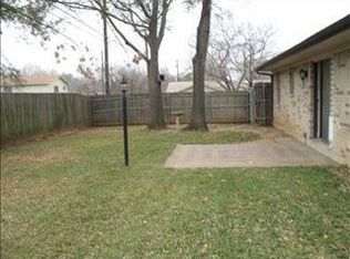 2132 Meadow Gln, Irving, TX 75060