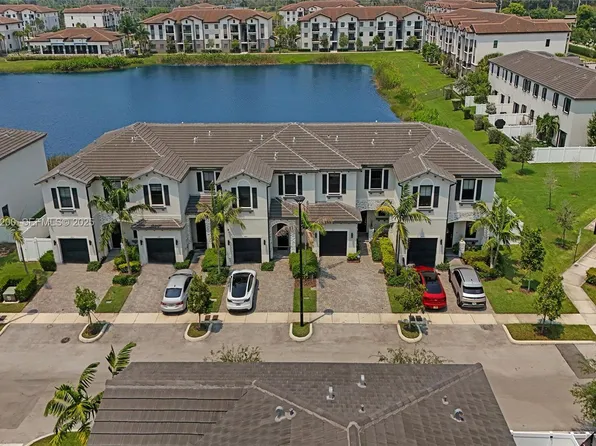 411 NW 204th St, Miami Gardens, FL 33169