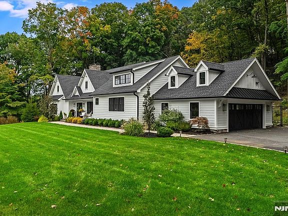 3rd image of 456 Laurel Lane Terrace