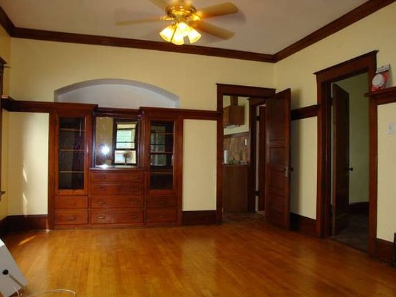 Dining rm w/ built-in