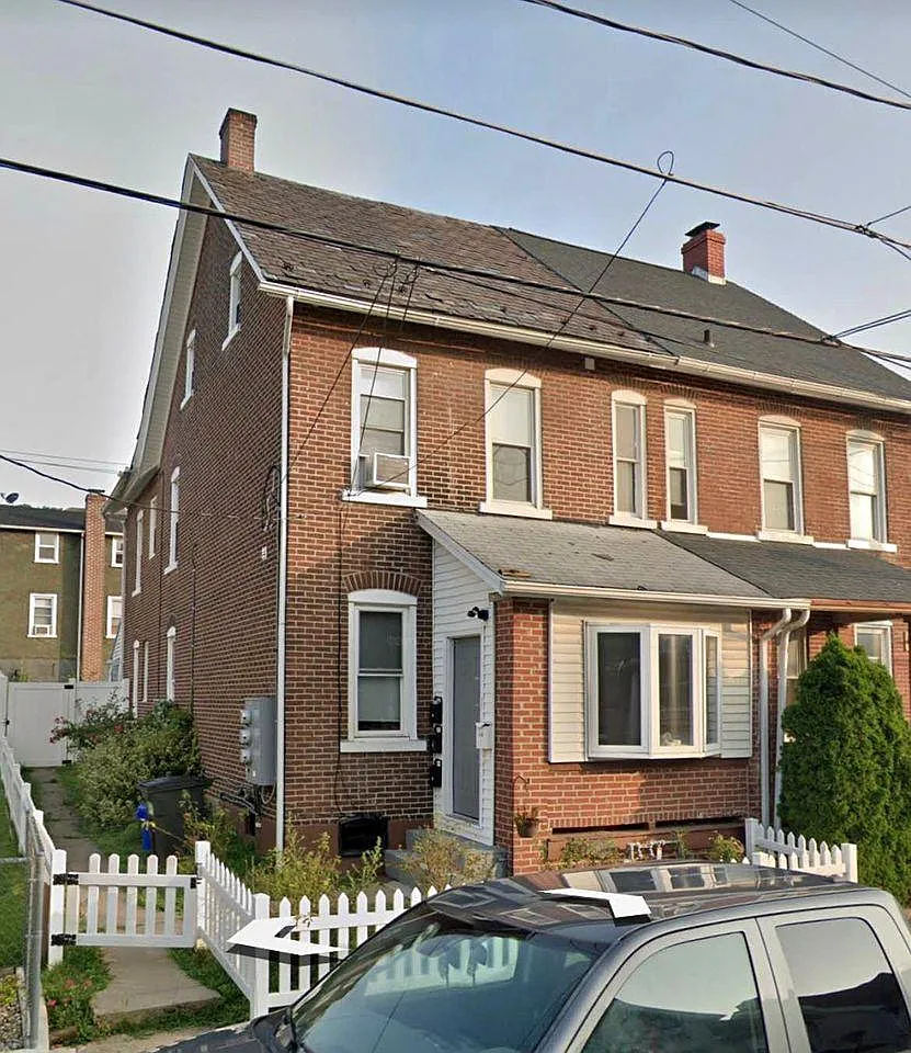 2 bed, 1000 sqft, $1,425 — Photo 1