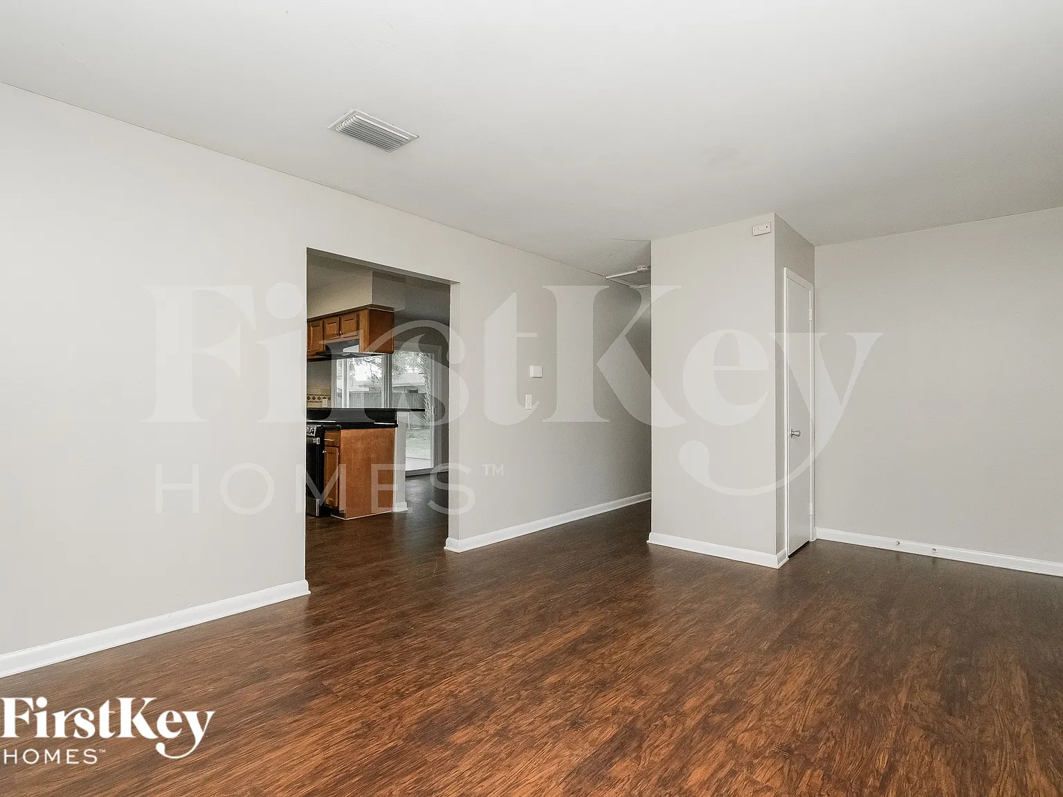 3 bed, 2.0 bath, 1125 sqft, $1,890 — Photo 2