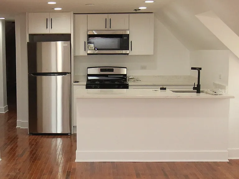 1362 N Bosworth Ave #4A — Photo 5