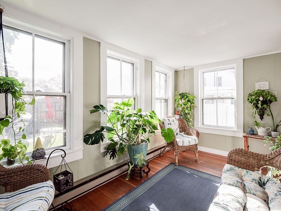 63 Epping St, Lowell, MA 01852 Zillow