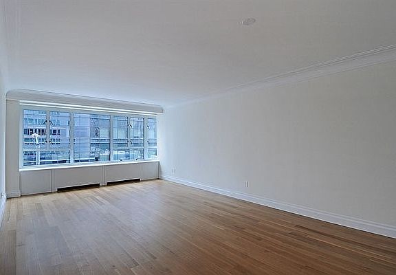 3rd image of 200 E 66th St APT E0203