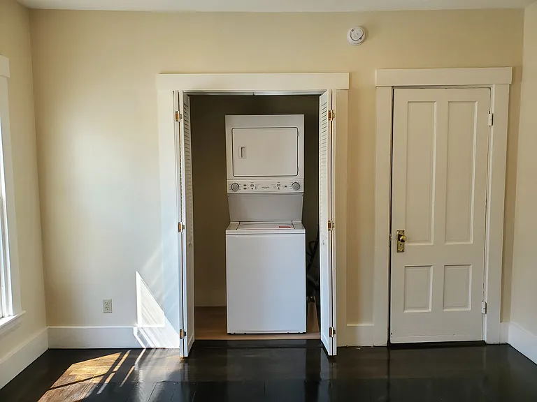 Laundry center, washing machine has a large tub!