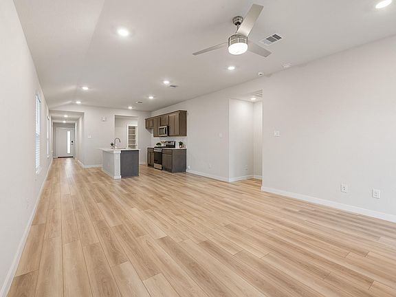 4th image of 918 Kickapoo Ln