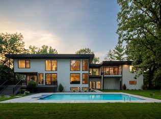 9621 Oak Ridge Trl, Minnetonka, MN 55305