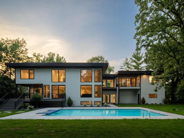 9621 Oak Ridge Trl, Minnetonka, MN 55305