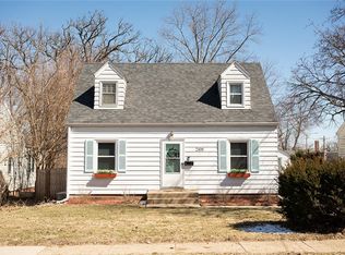 2305 33rd St, Des Moines, IA 50310