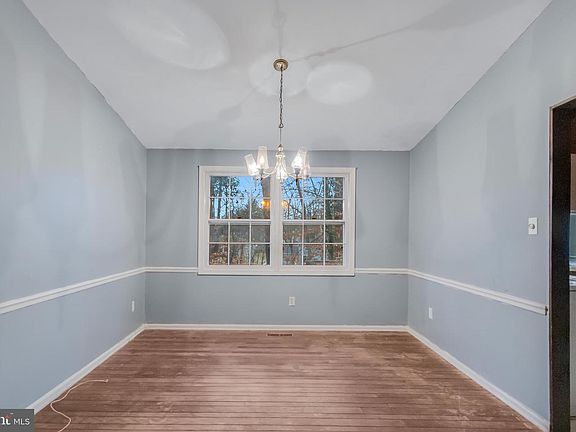 5th image of 13106 Larkhall Cir
