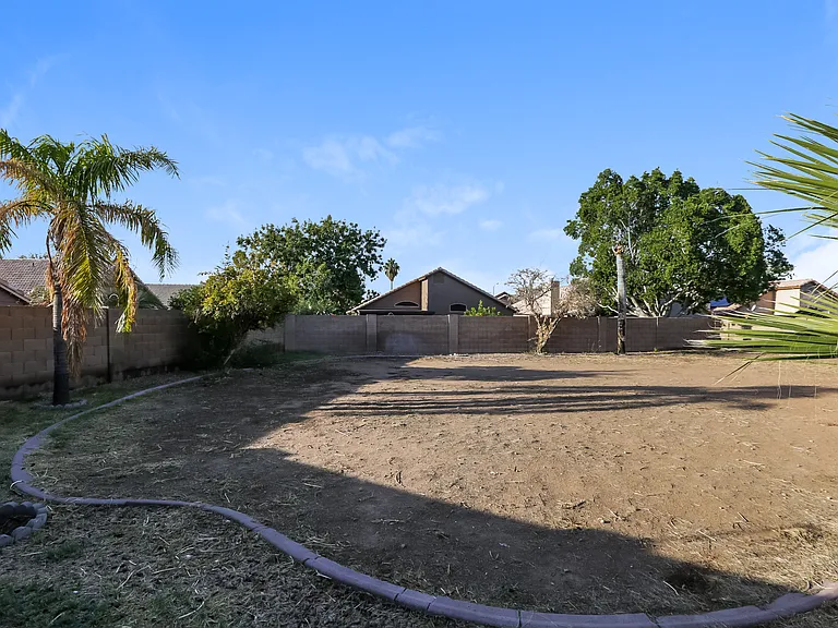 8473 W Audrey Ln — Photo 15