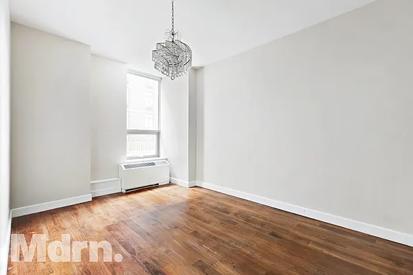 Rented by Mdrn Residential | media 29