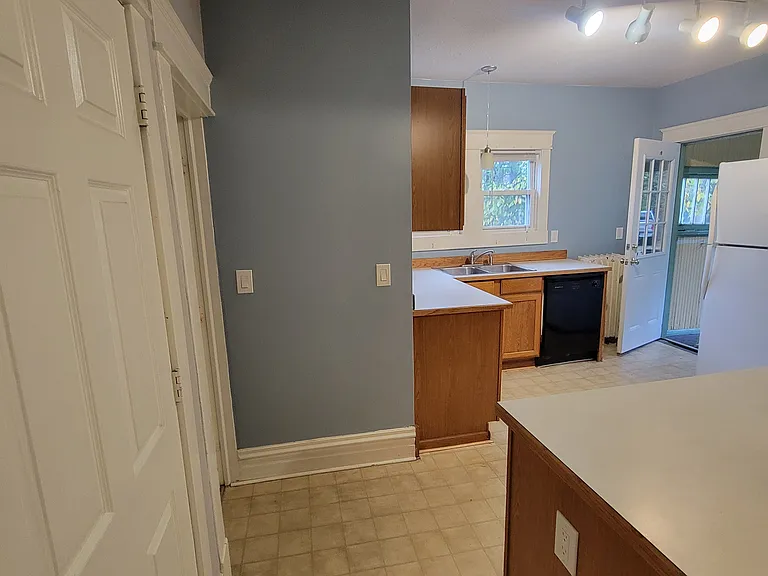307 N Chestnut St #1 — Photo 14