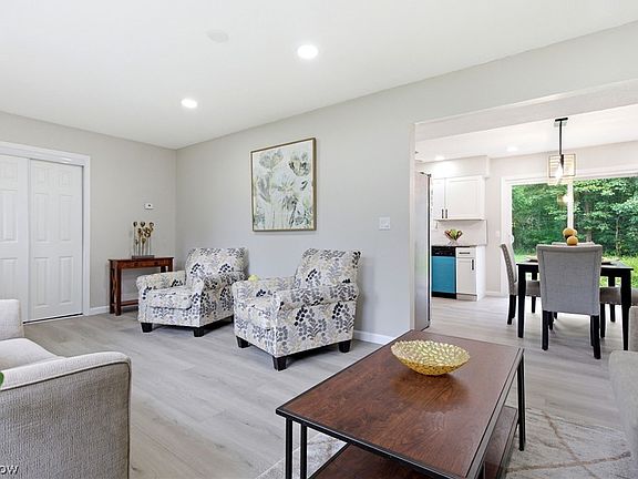 5th image of 7012 Roe Blvd