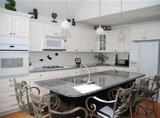 44 Gold Leaf Ln #44, Mashpee, MA 02649
