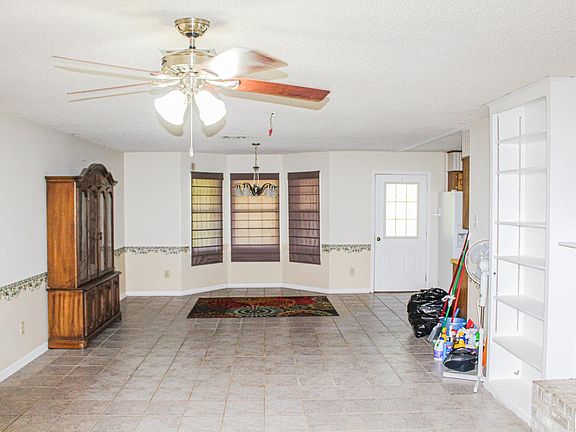 4th image of 207 Sussex Dr