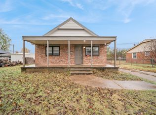 1217 E Cherry St, Cushing, OK 74023