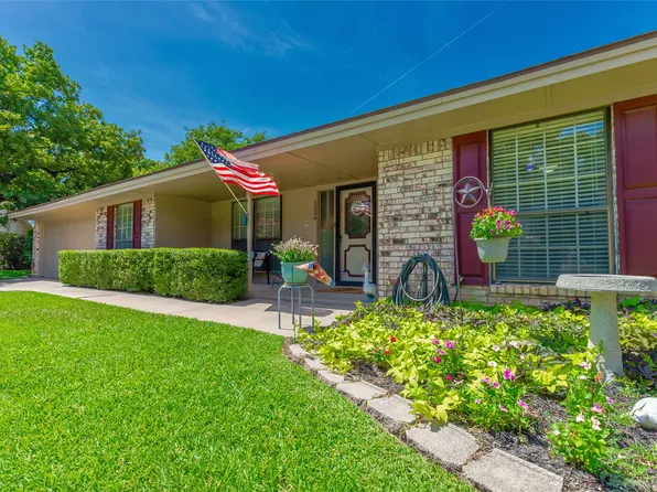 1336 Kathryn St, Hurst, TX 76053