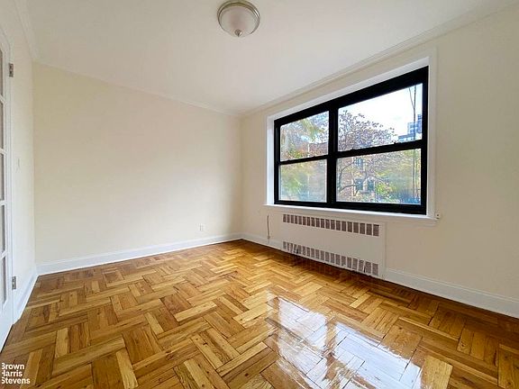 3rd image of 70 Irving Pl APT 6D