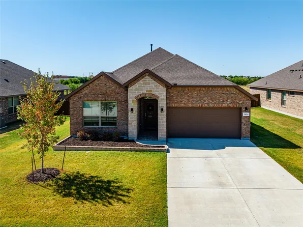 1430 Versailles Dr, Krum, TX 76249