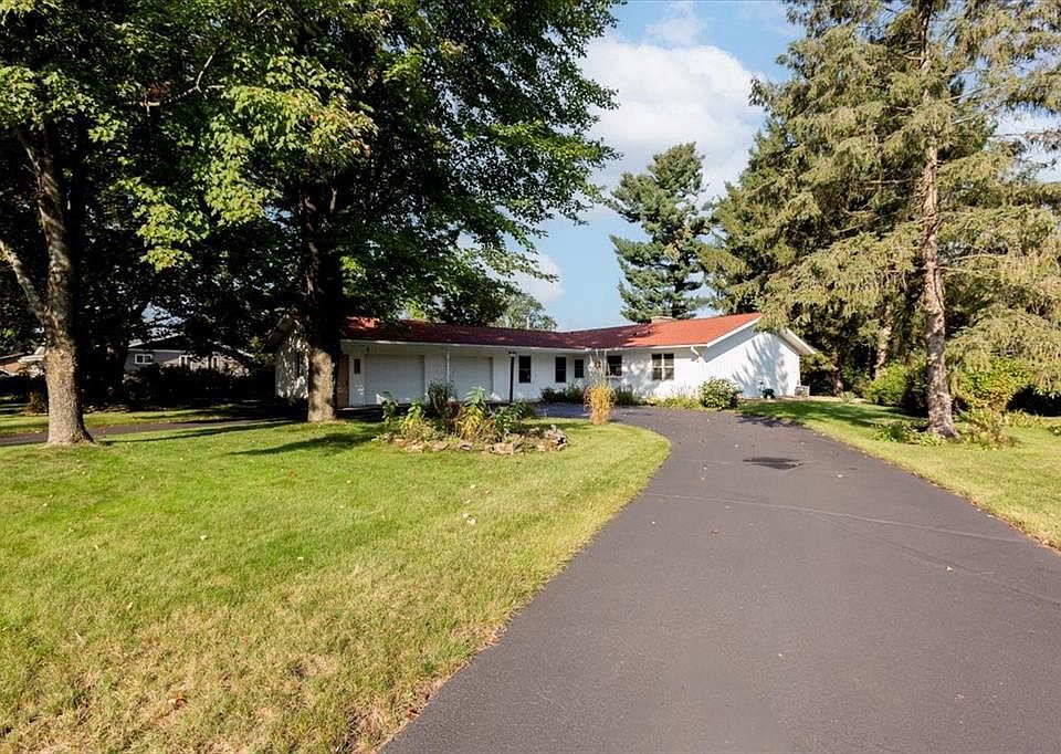 1st image of 785 River Heights Road