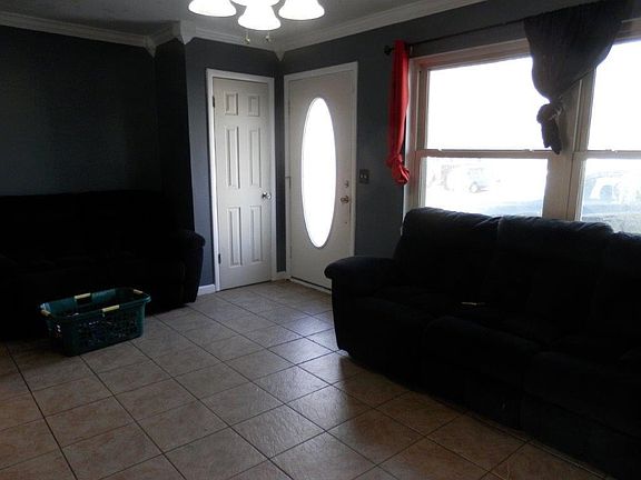 3rd image of 1304 W Margaret Pl