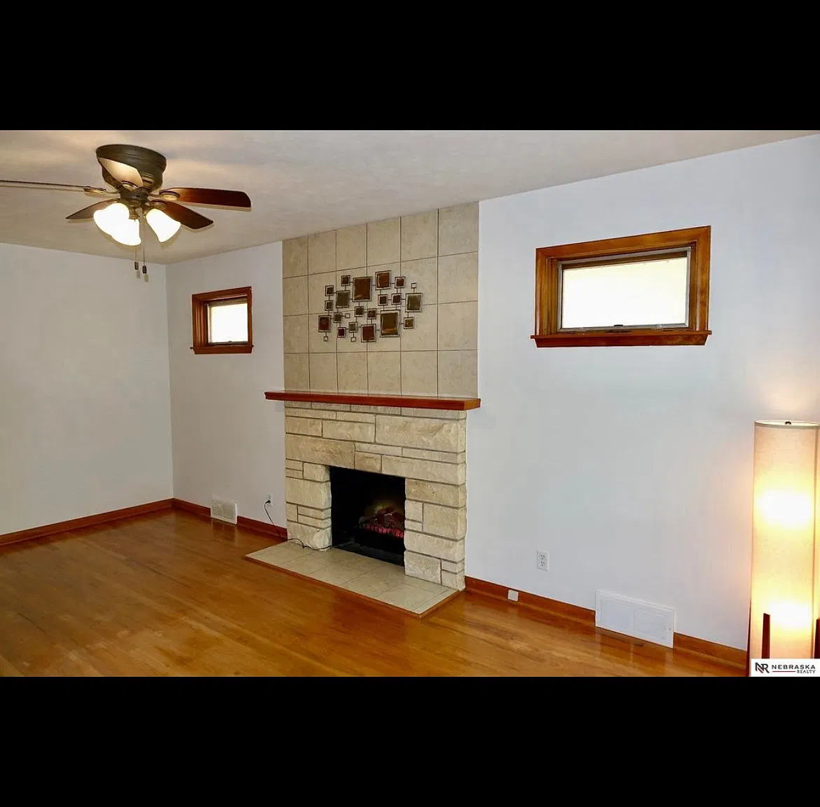 2 bed, 1.5 bath, 1237 sqft, $1,600 — Photo 3