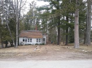 6154 River St, Indian River, MI 49749
