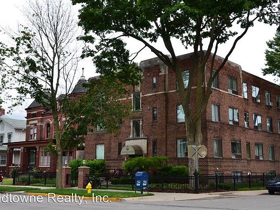 2nd image of 835 W Wayne St APT 103
