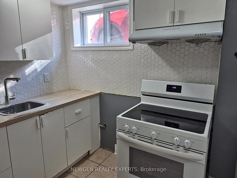 512 Bloor St E #BASEMENT — Photo 13