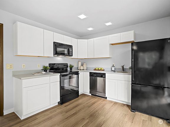 5th image of 11406 Glendale Way S