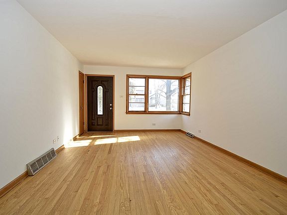 4th image of 7228 S Oketo Ave