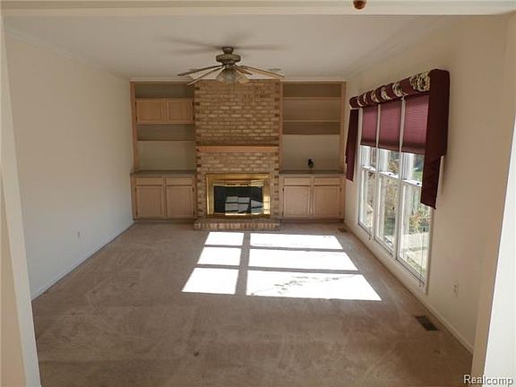 5th image of 47317 Scarlet Dr N