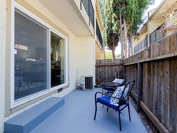 2nd image of 928 Fruitdale Pl