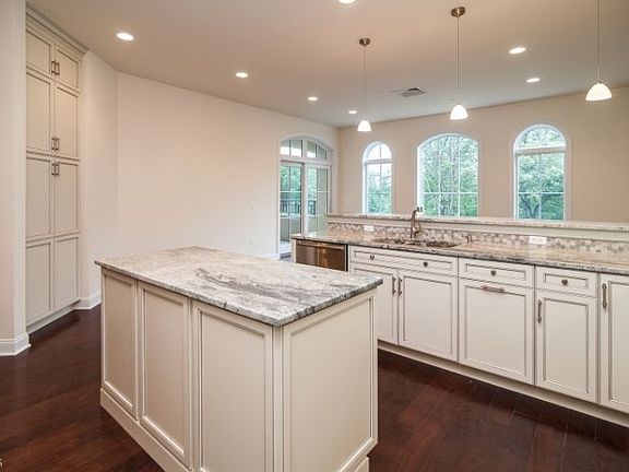 4th image of 412 Metzger Dr #412