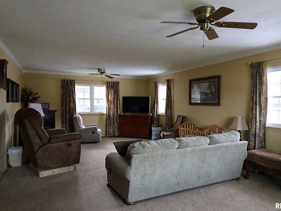 3rd image of 4517 N Nelson Dr