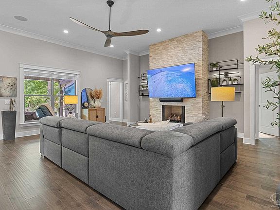 4th image of 1127 Wensel Dr