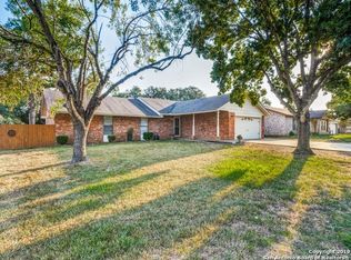 335 Crownhill Dr, Pleasanton, TX 78064