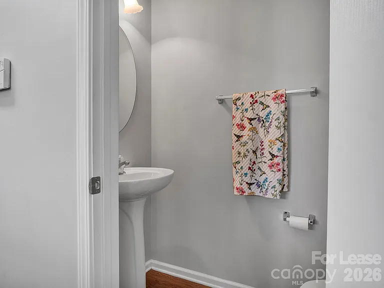 1401 Hammond Dr — Photo 20