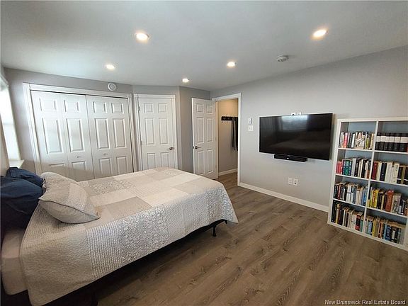 5th image of 16 Harding St