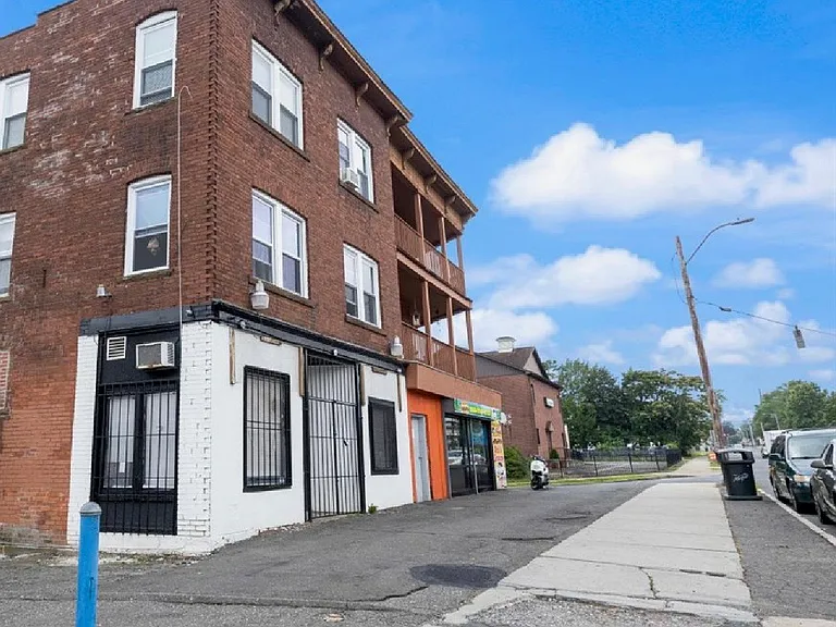 2372 Main St #2S — Photo 7
