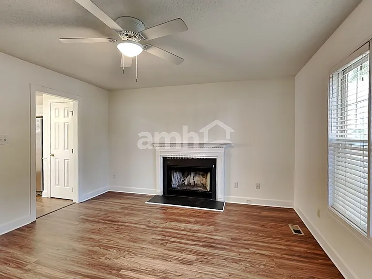 803 Delray Ln — Photo 5